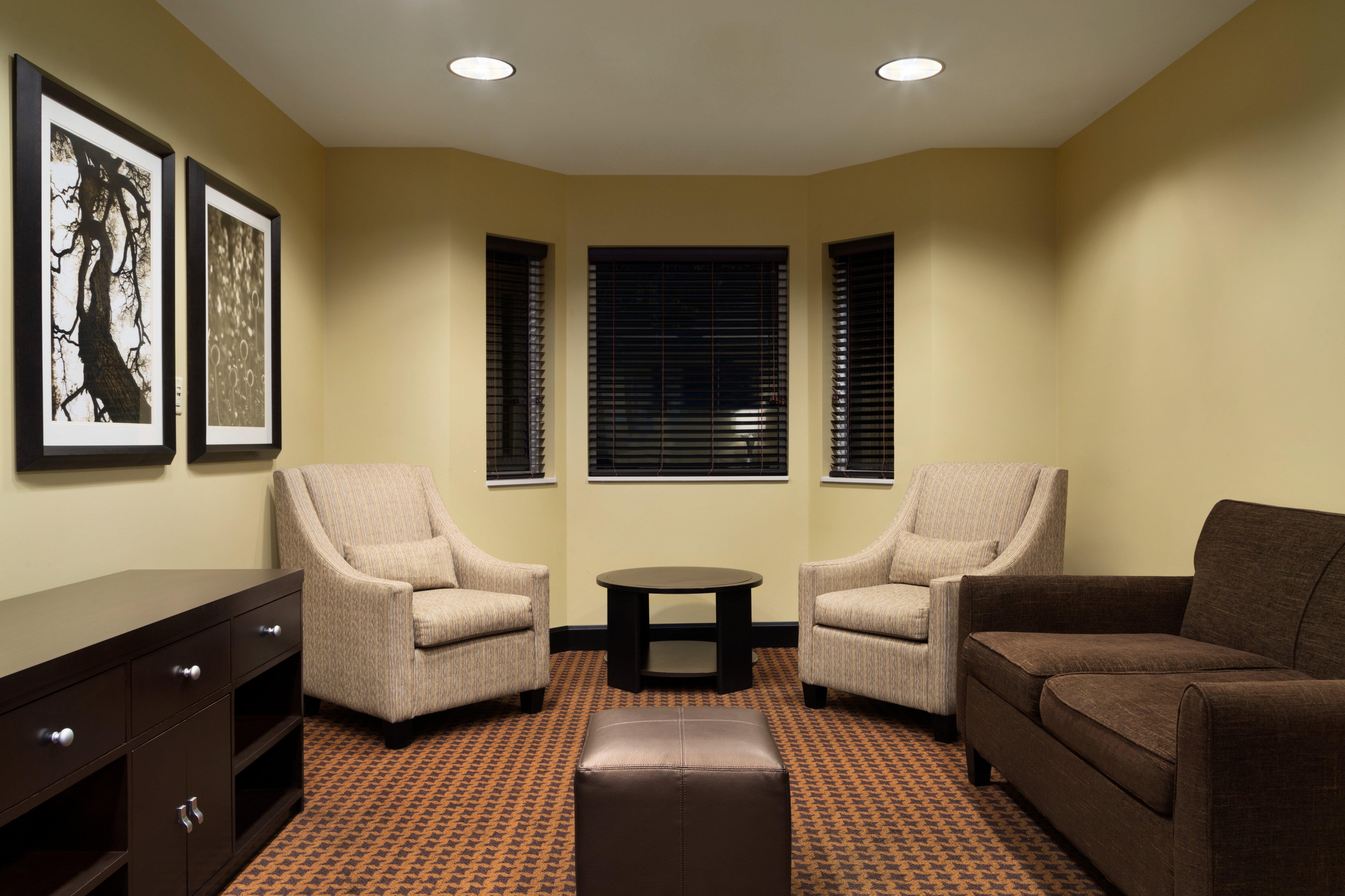 Staybridge Suites West Edmonton By Ihg Екстер'єр фото