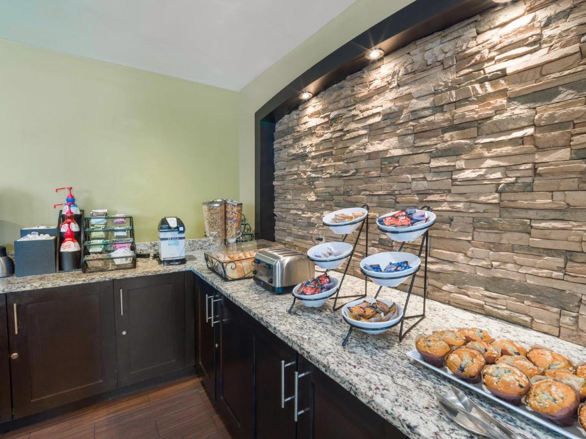 Staybridge Suites West Edmonton By Ihg Екстер'єр фото