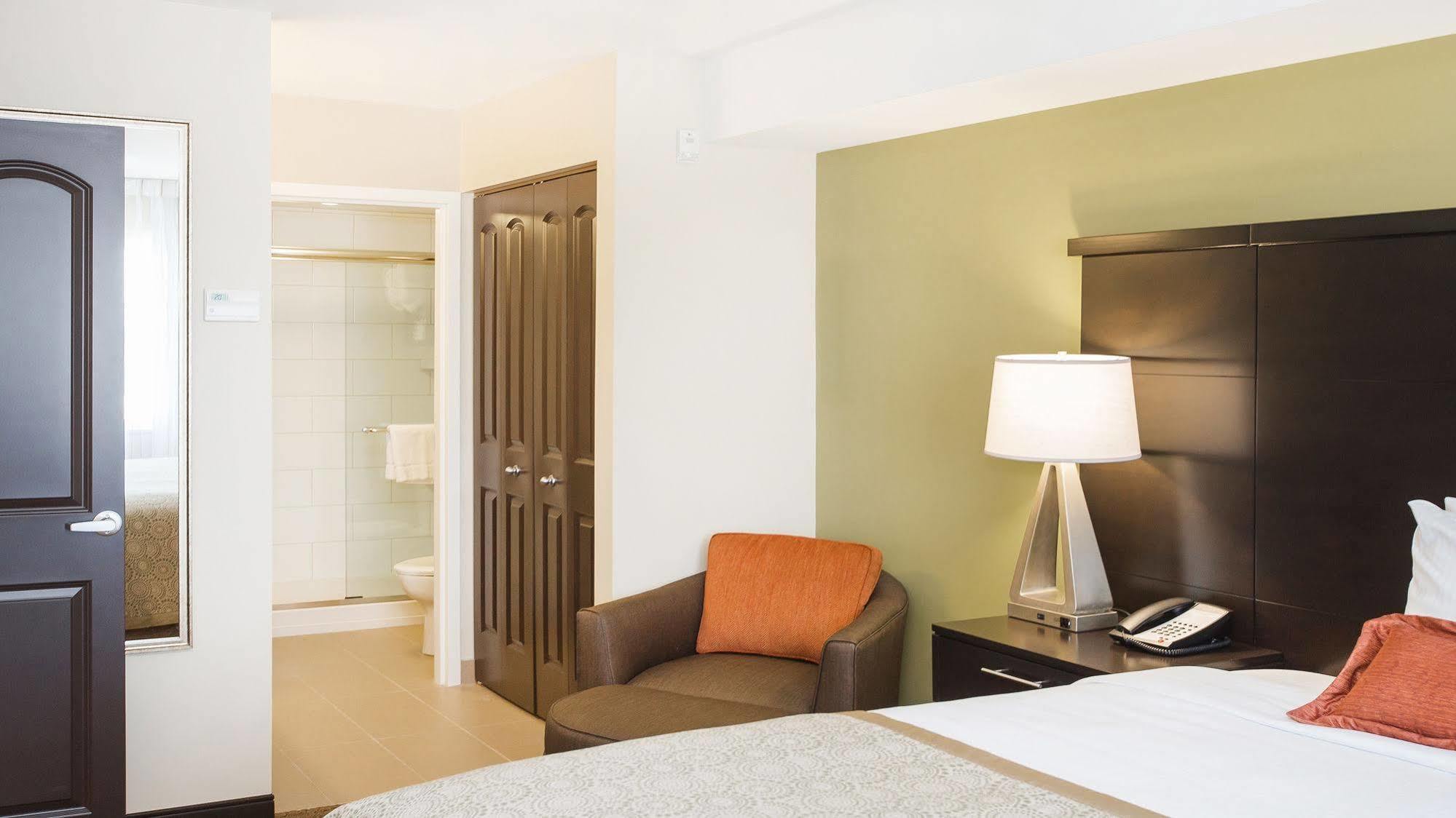 Staybridge Suites West Edmonton By Ihg Екстер'єр фото